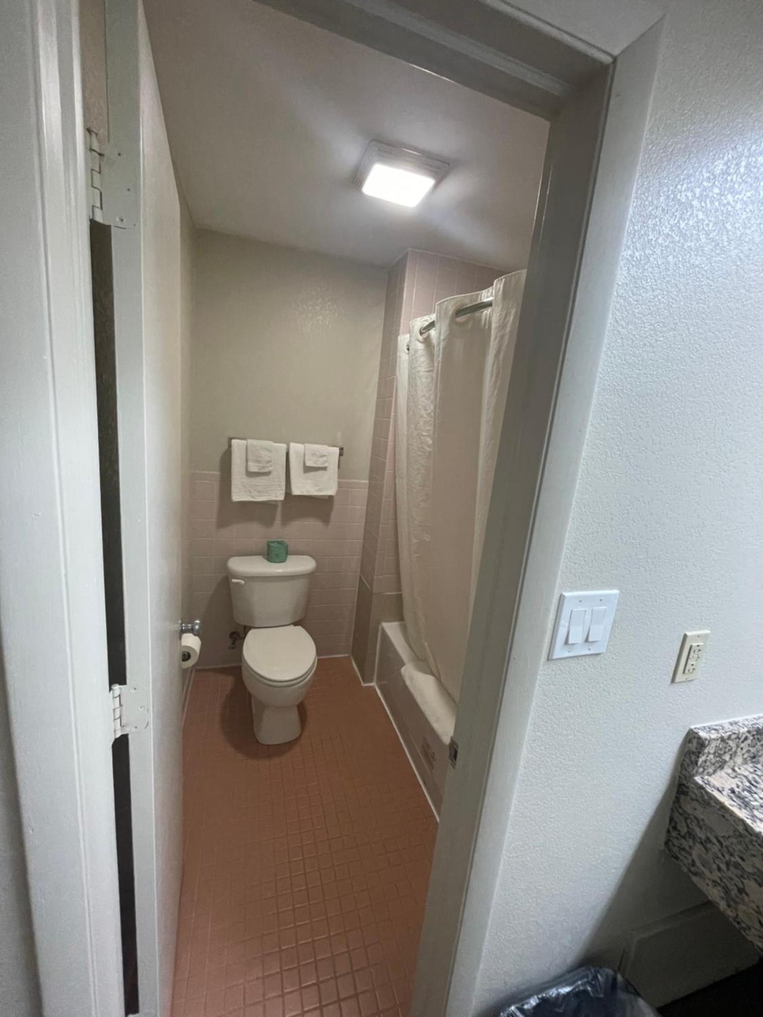 Royal Inn Motel Fredericksburg Zewnętrze zdjęcie